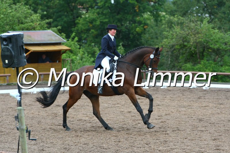 109M1297_Mon Dieu_Dressur S_St. Georg.JPG